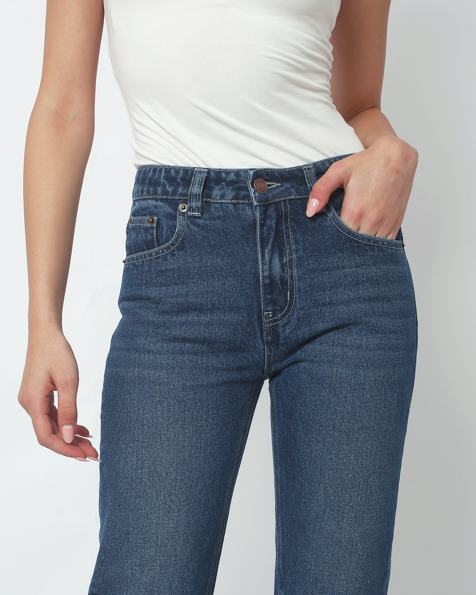 Buy online Women's Plain Mom Fit Jeans from Jeans & jeggings for Women by  Showoff for ₹919 at 76% off | 2024 Limeroad.com